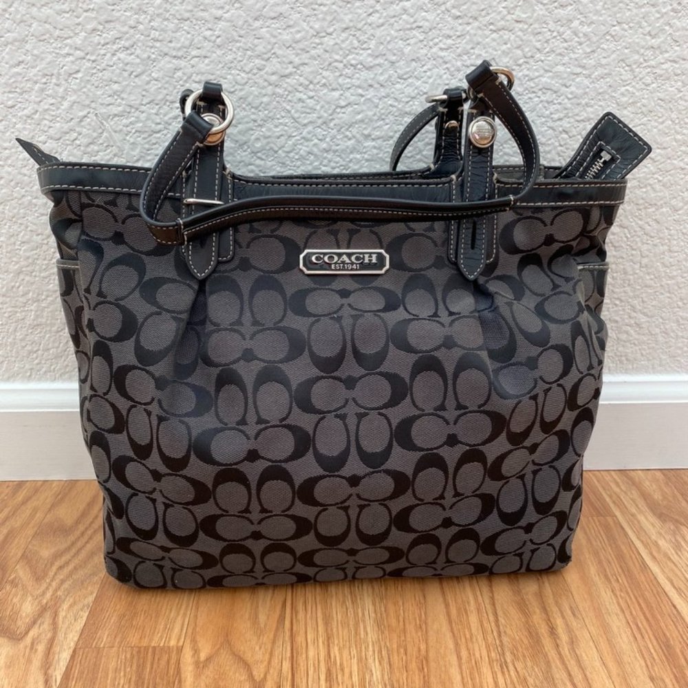 Coach Signature Tote